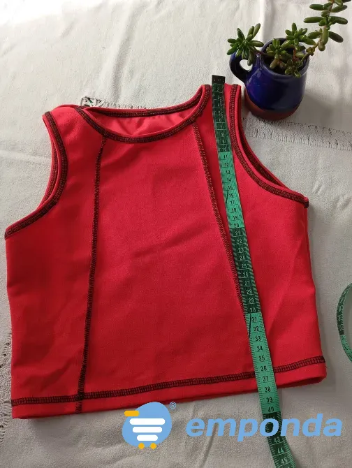 Top rojo con costuras a la vista (Nuevo s/etiq) Floresta - imagen 1