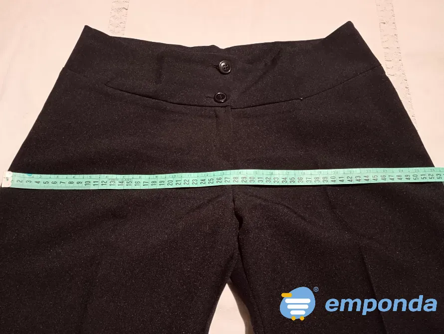 Pantalon capri de vestir, con calado en botamanga. IMPECABLE Floresta - imagen 3