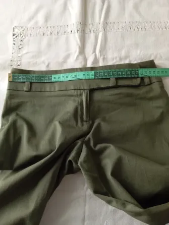 Pantalon tipo de vestir capri, semi elastizado Floresta