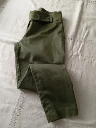 Pantalon tipo de vestir capri, semi elastizado Floresta