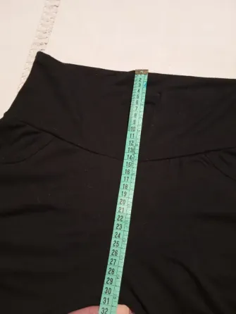 Pantalon capri, cintura ancha. IMPECABLE Floresta