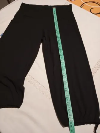 Pantalon capri, cintura ancha. IMPECABLE Floresta