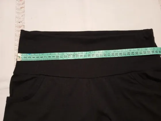 Pantalon capri, cintura ancha. IMPECABLE Floresta