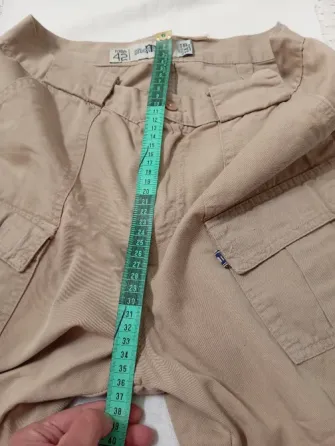 Short estilo cargo, beige. IMPECABLE Floresta