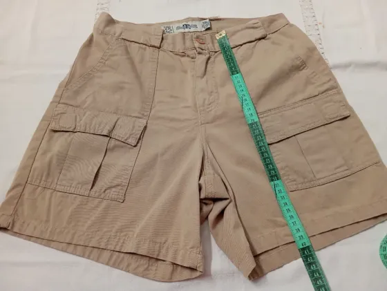 Short estilo cargo, beige. IMPECABLE Floresta