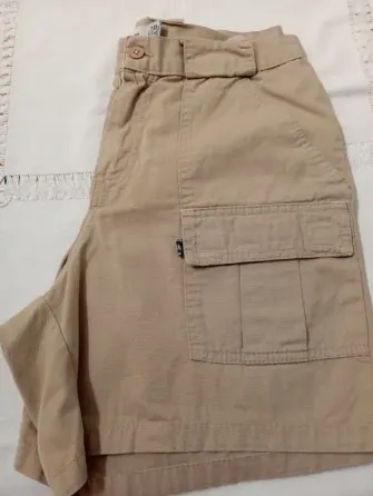 Short estilo cargo, beige. IMPECABLE Floresta