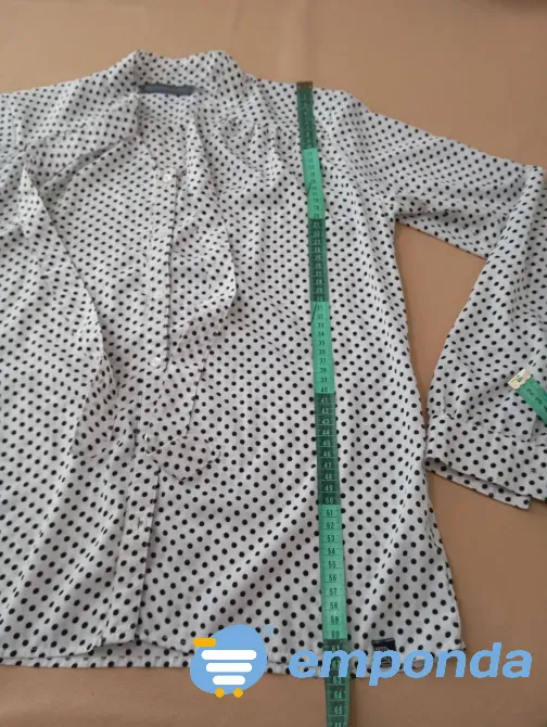 Camisa a lunares y lazo en el cuello. IMPECABLE Floresta - imagen 1