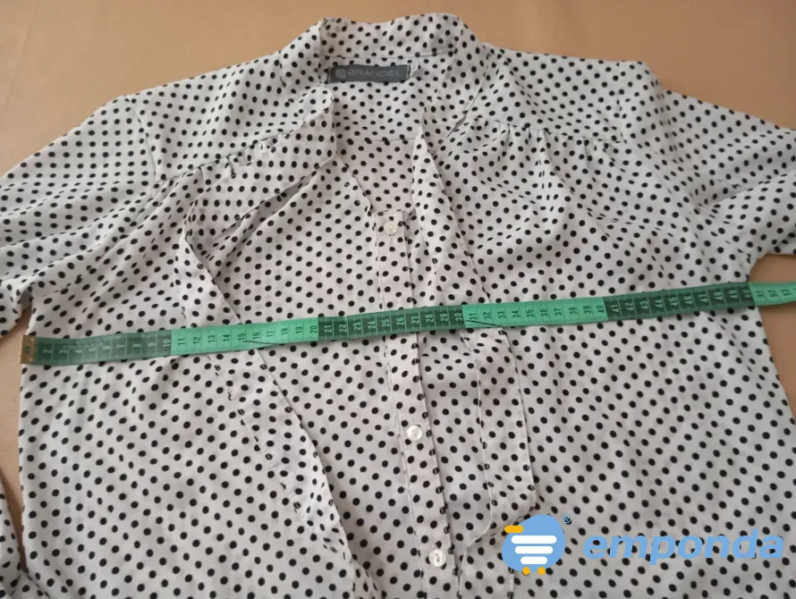 Camisa a lunares y lazo en el cuello. IMPECABLE Floresta - imagen 2