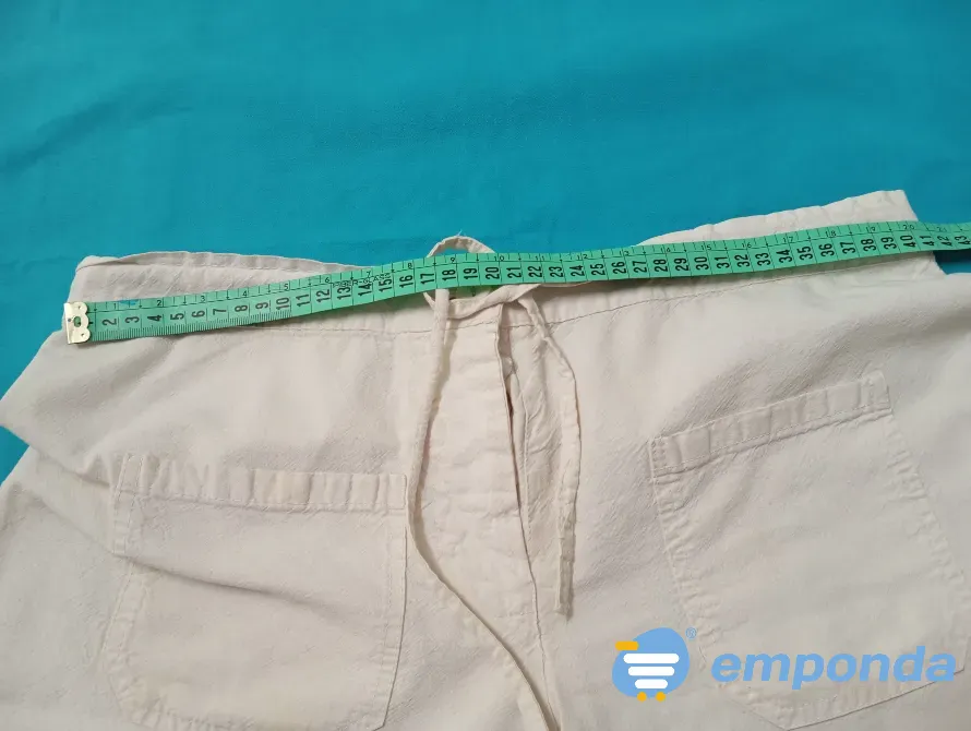 Short, bermuda blanca. IMPECABLE Floresta - imagen 2