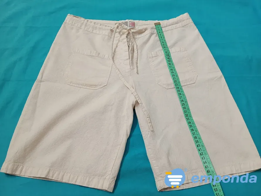 Short, bermuda blanca. IMPECABLE Floresta - imagen 1