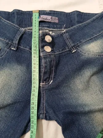 Bermuda elastizada de jean. IMPECABLE Floresta