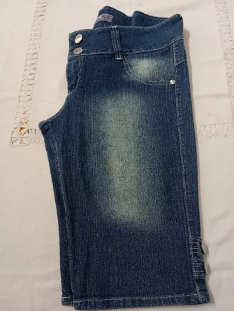 Bermuda elastizada de jean. IMPECABLE Floresta