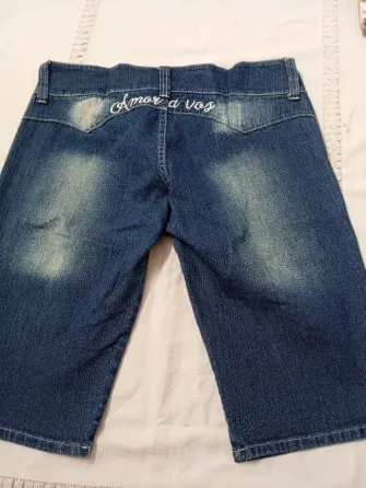 Bermuda elastizada de jean. IMPECABLE Floresta