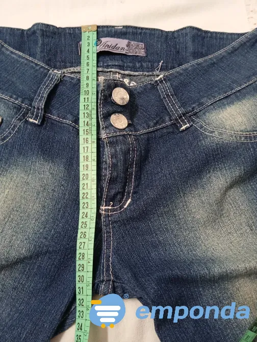 Bermuda elastizada de jean. IMPECABLE Floresta - imagen 4