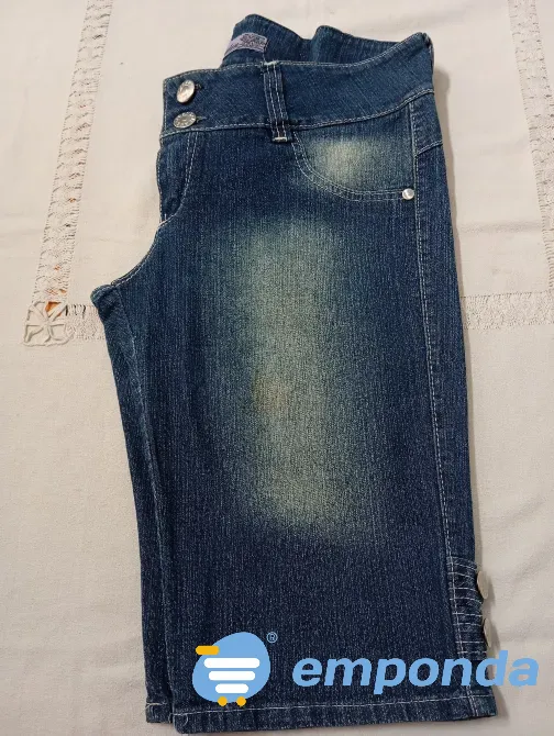 Bermuda elastizada de jean. IMPECABLE Floresta - imagen 6