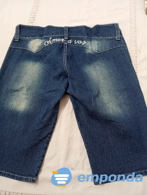 Bermuda elastizada de jean. IMPECABLE Floresta - imagen 5