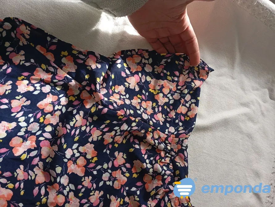 Blusa importada, hermosa, super elegante. Nuevo s/etiq Floresta - imagen 3