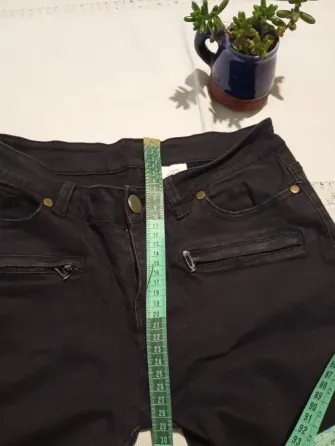 Pantalon de jean chupin elastizado, con falso bolsillo Floresta