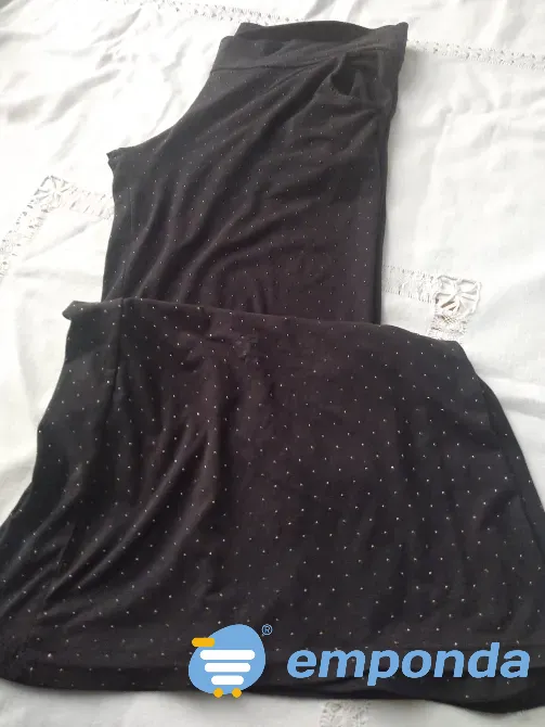 Pantalon palazzo, tipo calza, gamuzada con mini tachitas Floresta - imagen 8