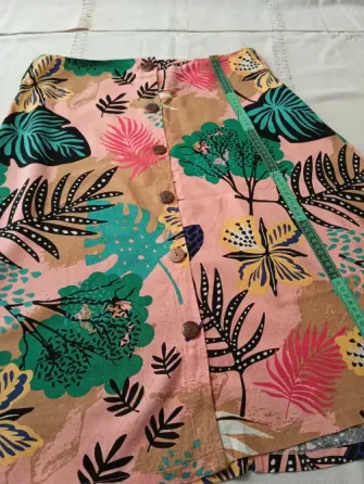 Pollera ¾ abotonada. Himogenes. IMPECABLE Floresta