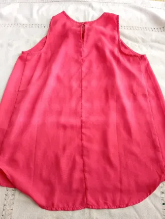 Blusa sin mangas, hermosa. IMPECABLE Floresta