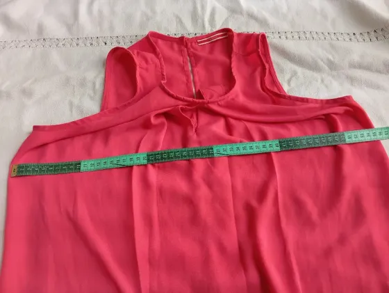 Blusa sin mangas, hermosa. IMPECABLE Floresta