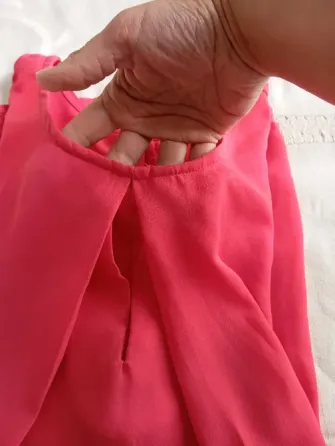 Blusa sin mangas, hermosa. IMPECABLE Floresta