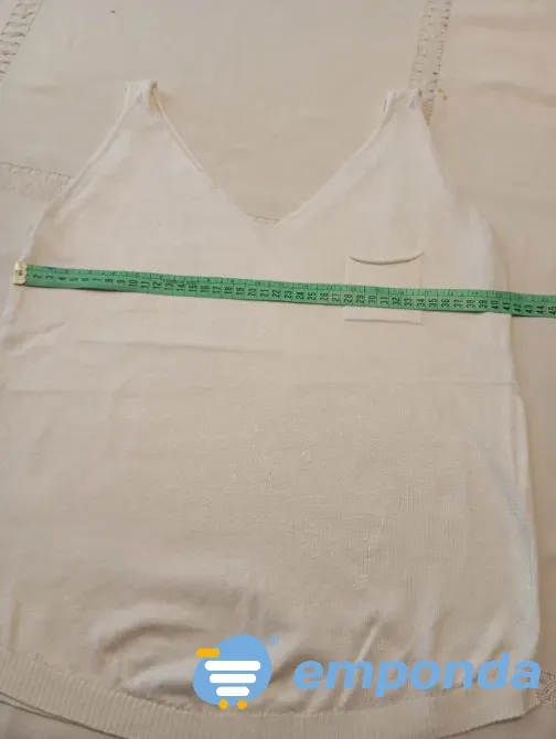 Musculosa de hilo, super delicada. Impecable Floresta - imagen 2