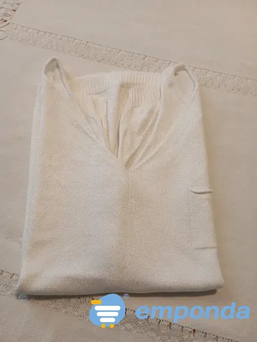 Musculosa de hilo, super delicada. Impecable Floresta - imagen 4