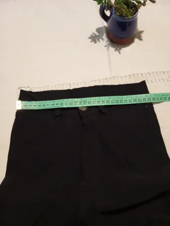 Pantalon chupin de bengalina elastizada. Tiro alto Floresta