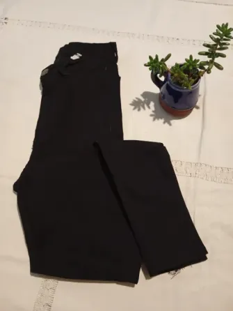 Pantalon chupin de bengalina elastizada. Tiro alto Floresta