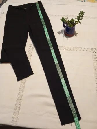 Pantalon chupin de bengalina elastizada. Tiro alto Floresta