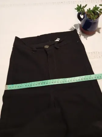 Pantalon chupin de bengalina elastizada. Tiro alto Floresta