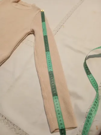 Sweater corto, super delicado y suavecito. IMPECABLE Floresta