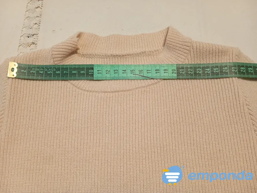 Sweater corto, super delicado y suavecito. IMPECABLE Floresta - imagen 3