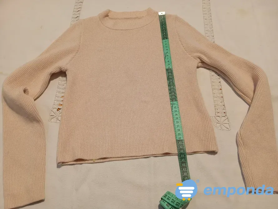 Sweater corto, super delicado y suavecito. IMPECABLE Floresta - imagen 1