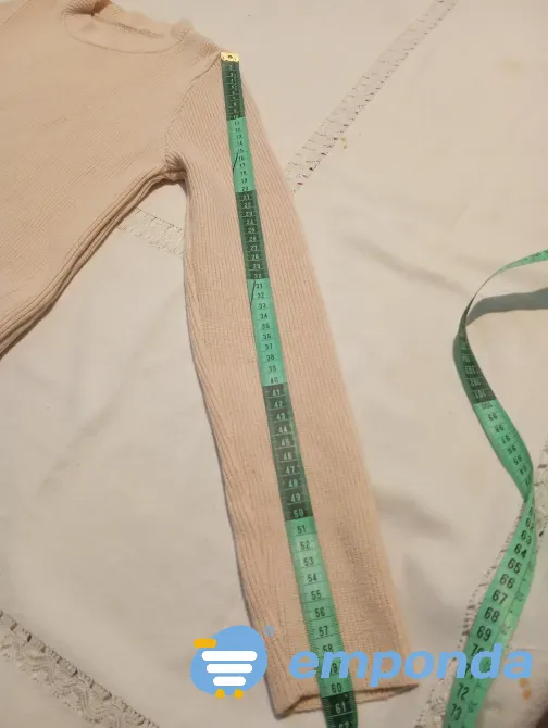 Sweater corto, super delicado y suavecito. IMPECABLE Floresta - imagen 4