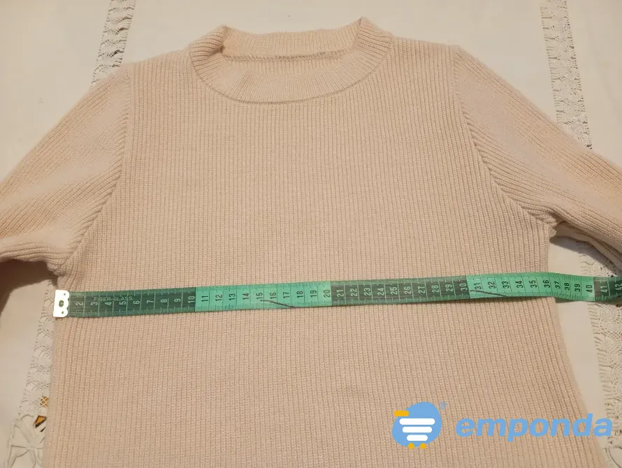 Sweater corto, super delicado y suavecito. IMPECABLE Floresta - imagen 2