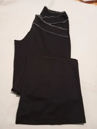 Pantalon tipo calza, recta, detalle de cintura cruzada Floresta