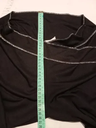 Pantalon tipo calza, recta, detalle de cintura cruzada Floresta