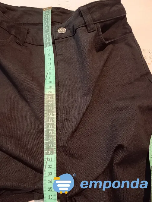 Pantalon, jean semi elastizado. Tiro alto. IMPECABLE Floresta - imagen 4