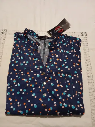 Blusa importada, hombros descubiertos. Amplia. NUEVA Floresta