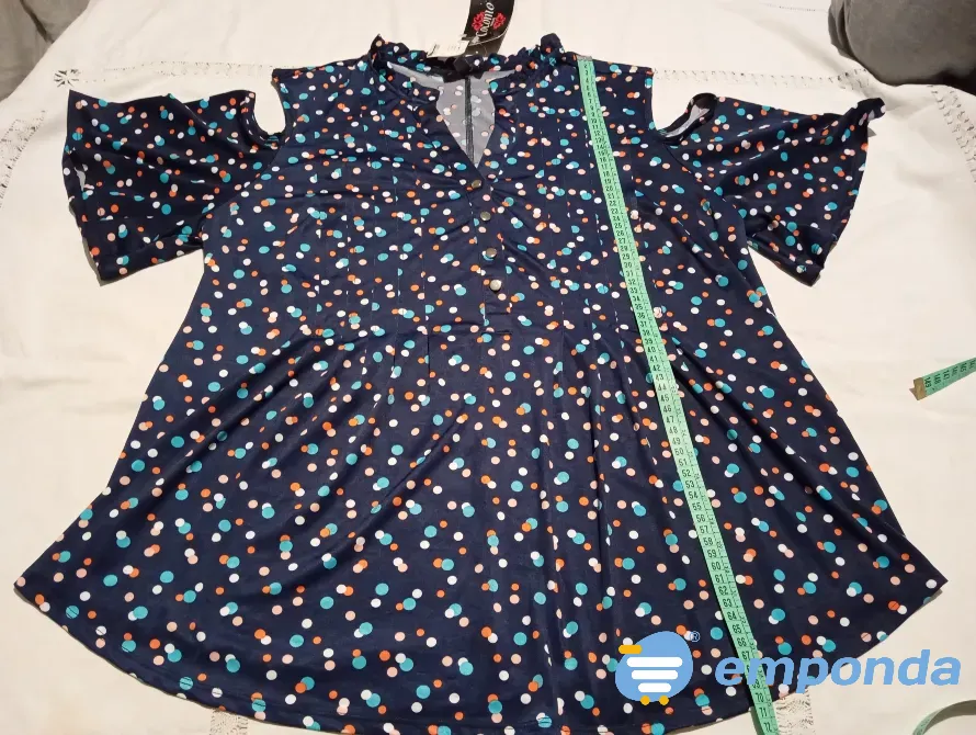 Blusa importada, hombros descubiertos. Amplia. NUEVA Floresta - imagen 1