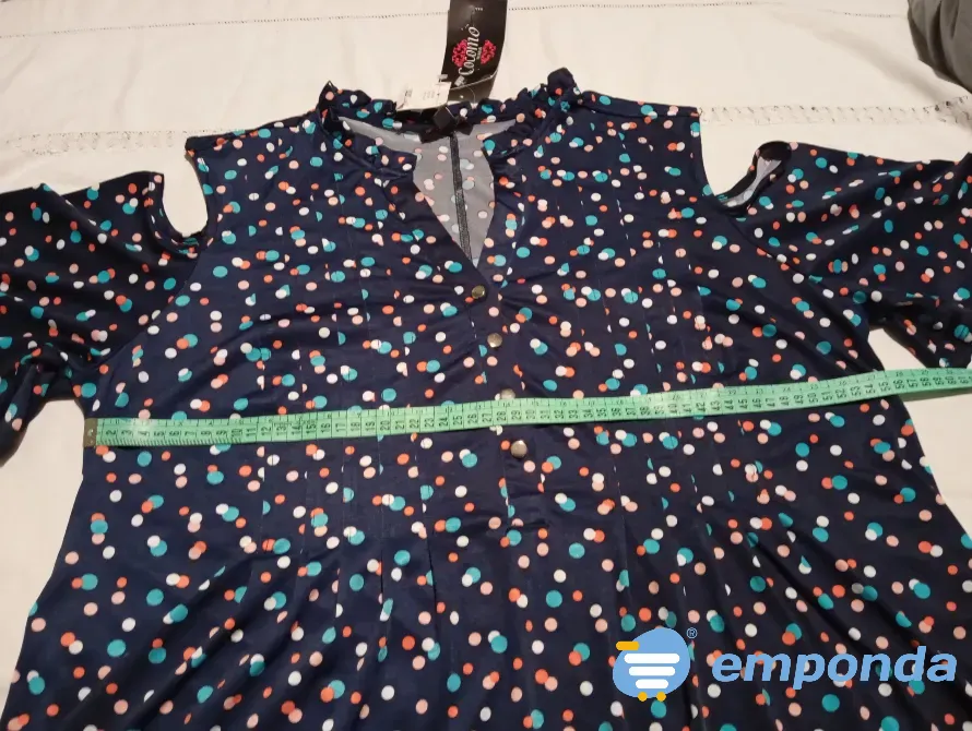 Blusa importada, hombros descubiertos. Amplia. NUEVA Floresta - imagen 2