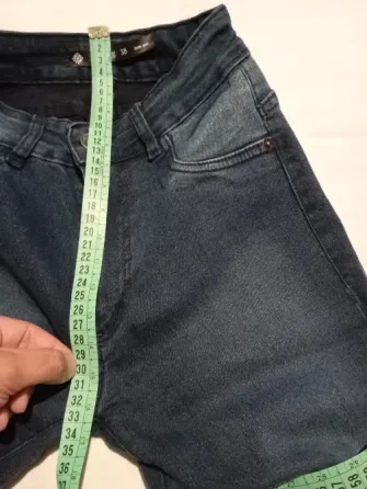 Pantalon, jean semi elastizado. Tiro medio. IMPECABLE Floresta