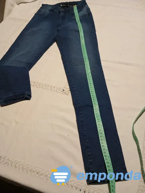 Pantalon, jean semi elastizado. Tiro medio. IMPECABLE Floresta - imagen 1