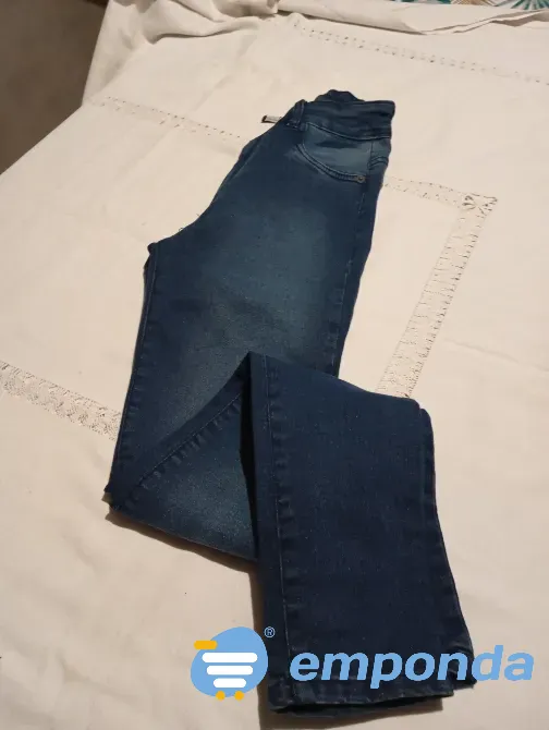 Pantalon, jean semi elastizado. Tiro medio. IMPECABLE Floresta - imagen 6