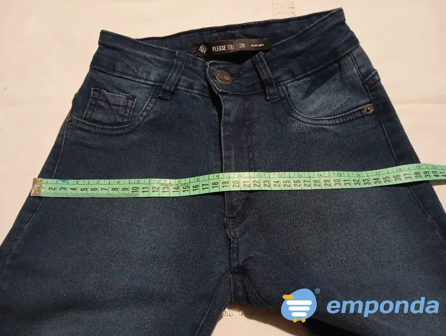 Pantalon, jean semi elastizado. Tiro medio. IMPECABLE Floresta - imagen 3