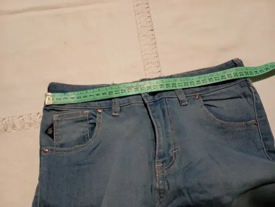 Pantalon, jean elastizado. Tiro alto. IMPECABLE Floresta