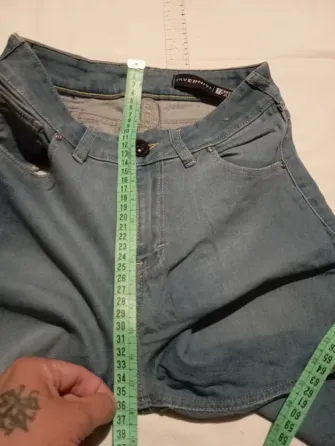 Pantalon, jean elastizado. Tiro alto. IMPECABLE Floresta